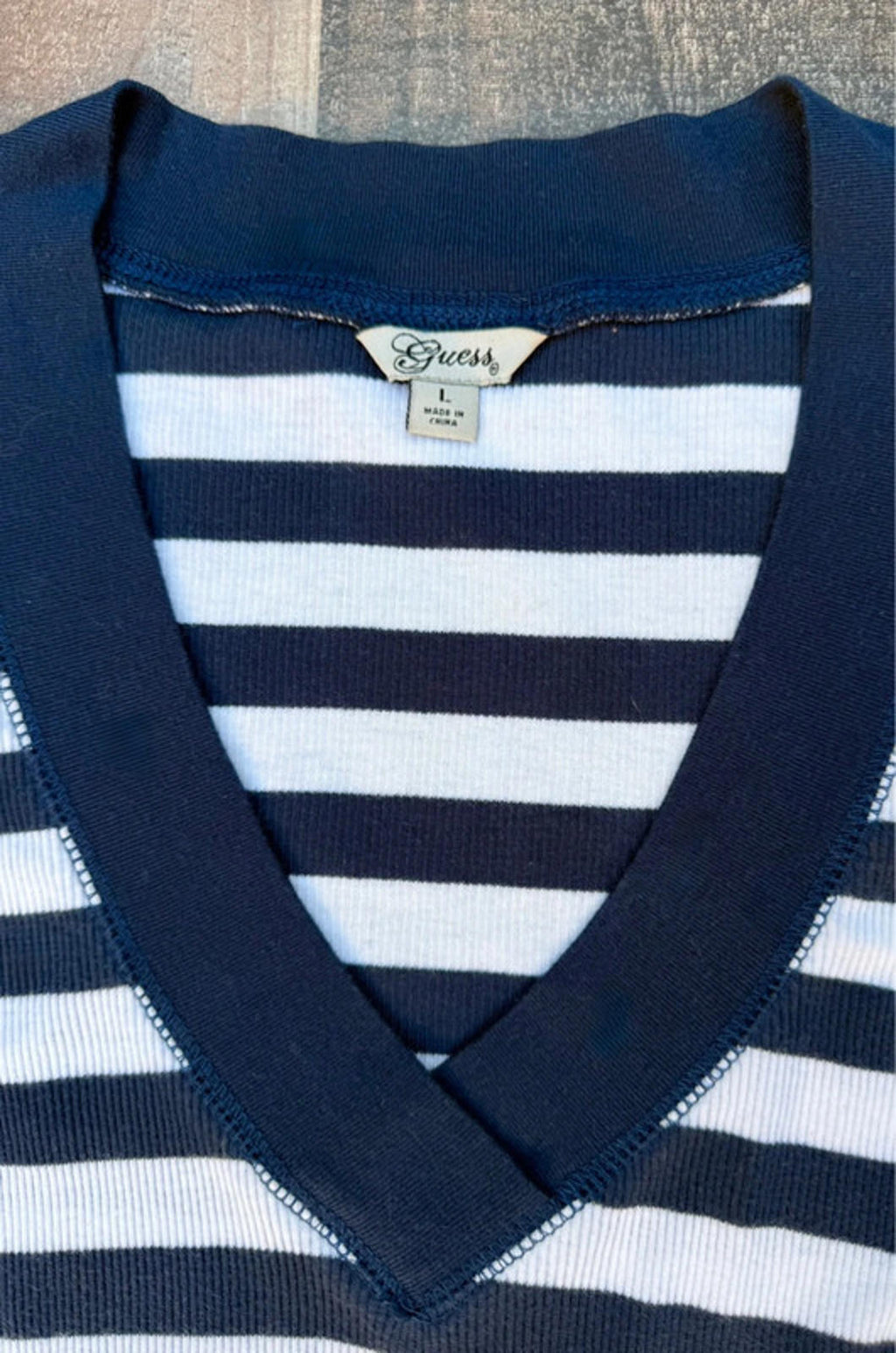 Guess Navy Blue & White Stripe V Neck Ribbed Top Women’s Size L