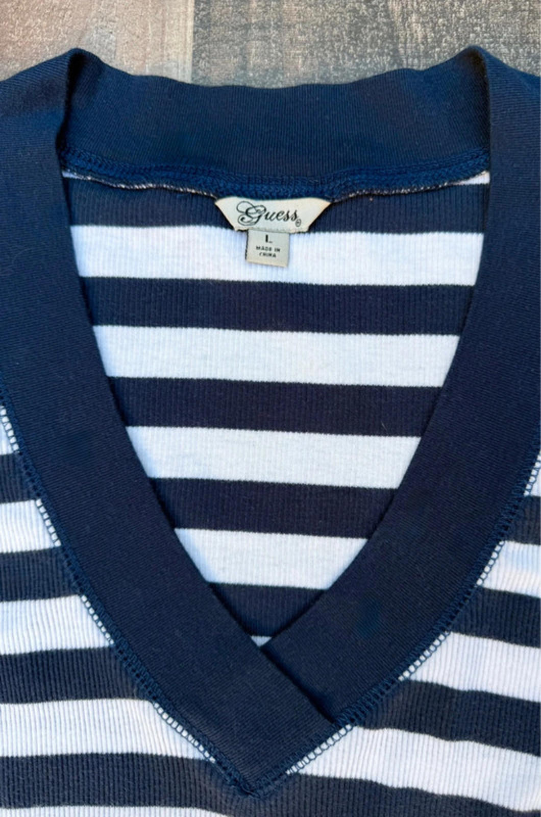 Guess Navy Blue & White Stripe V Neck Ribbed Top Women’s Size L