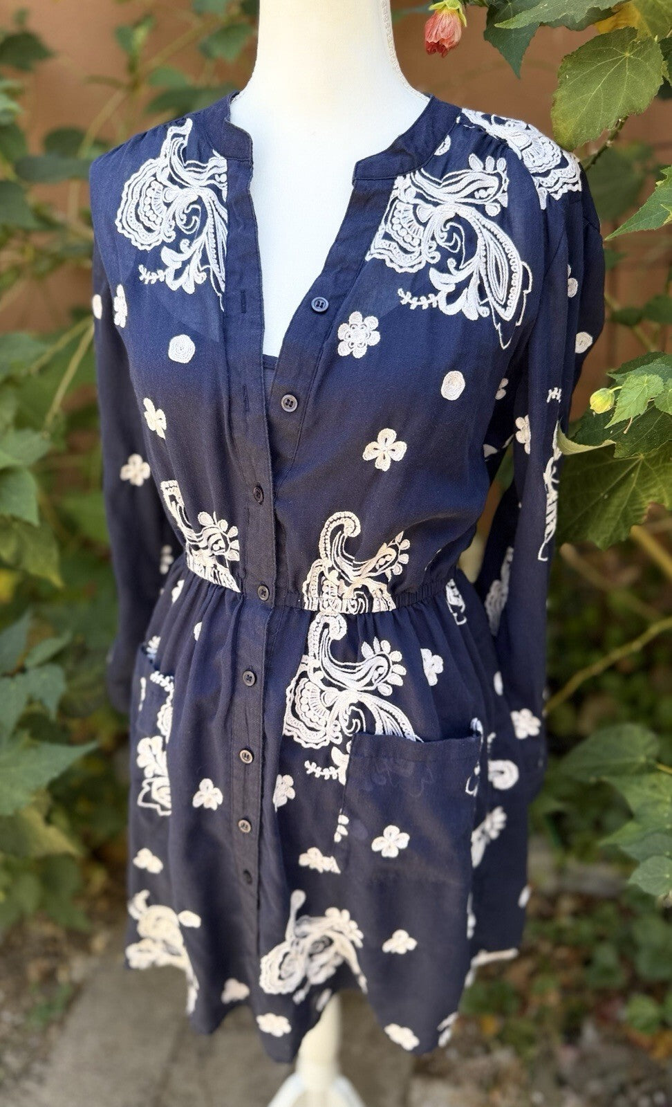 Beige by ECI navy blue floral embroidered button midi dress, women's size 8