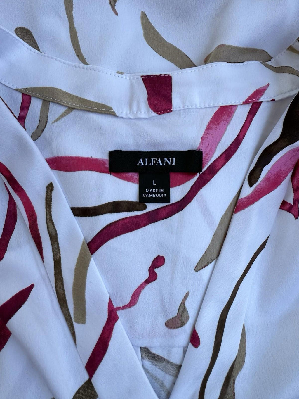 ALFANI  Size L Large Women’s White Blouse Top with Cute Fun Pattern Work Casual Size L