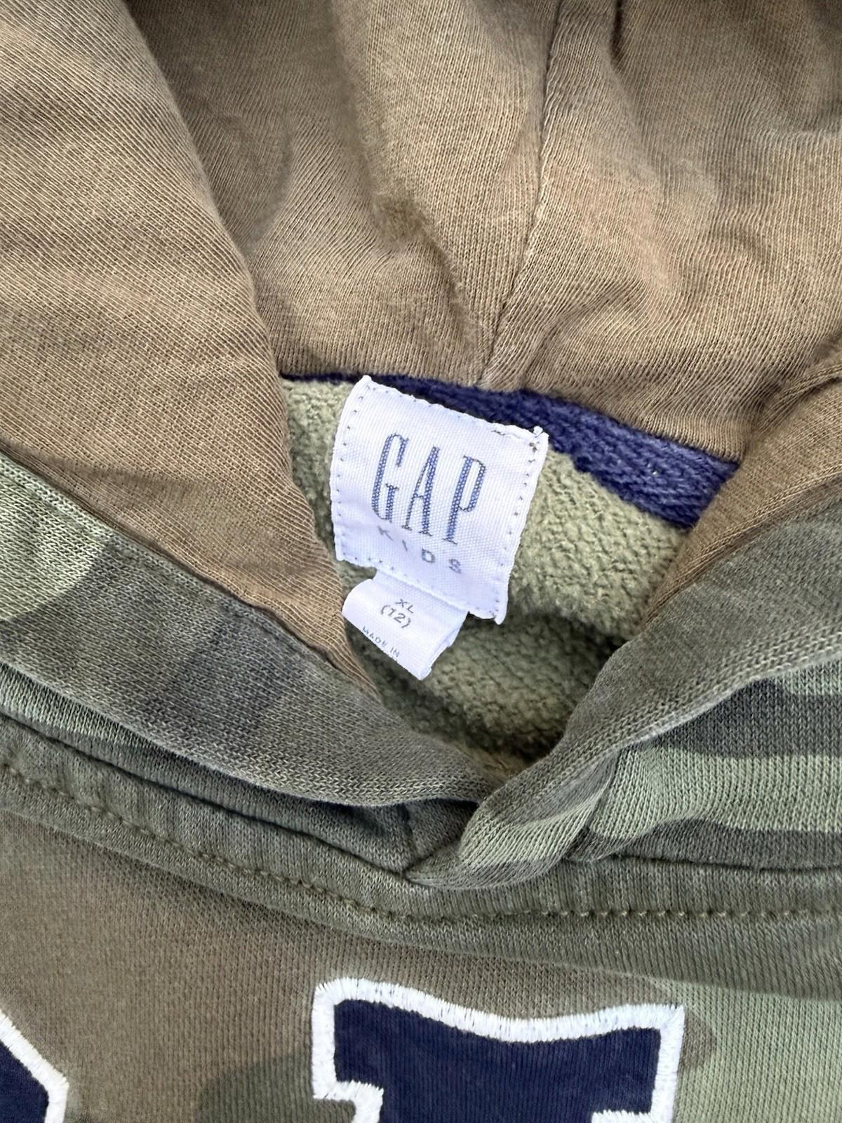 Gap Boys Or girls  Kid Green Camo Pullover Sweatshirt Embroidered Logo XL