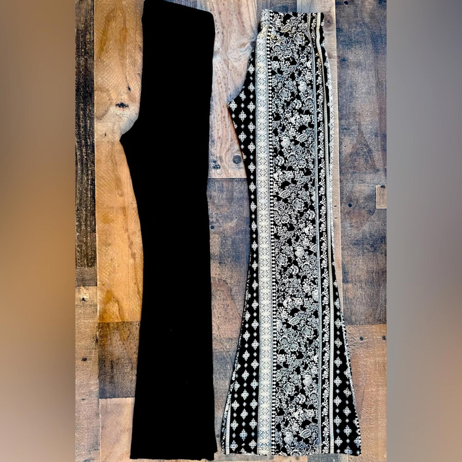 2 Pair Of Leggings H&M Black & Floral Black White Leggings Size S