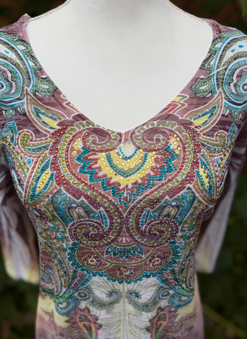 Cactus Brand Bedazzled Graphic Print Funky Top Women’s Size M