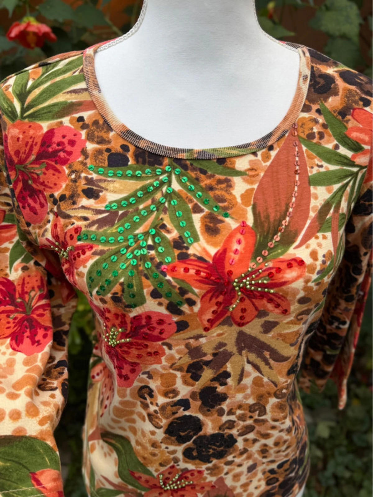 Take Two Clothing Co Floral Beaded Top Women’s Size M