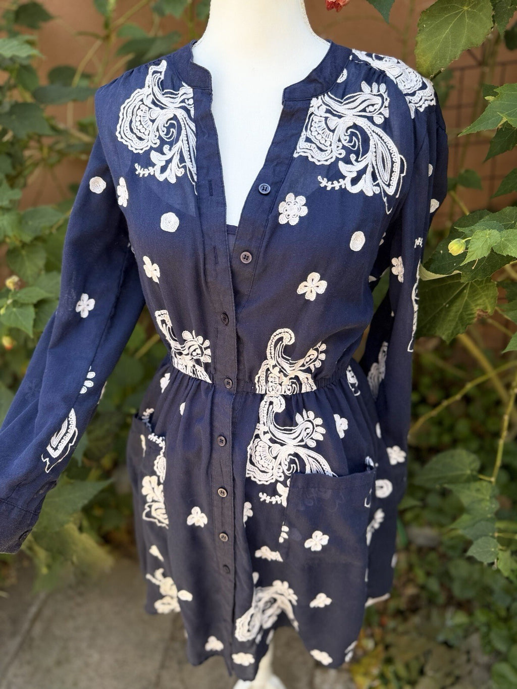 Beige by ECI navy blue floral embroidered button midi dress, women's size 8, photo 2