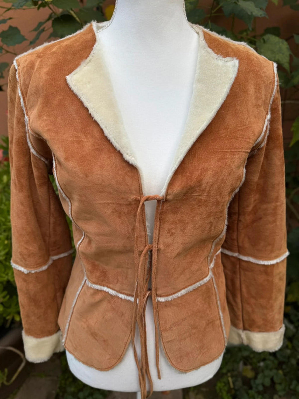 Revue Jacket Women’s 100% Leather On Outside Size 4