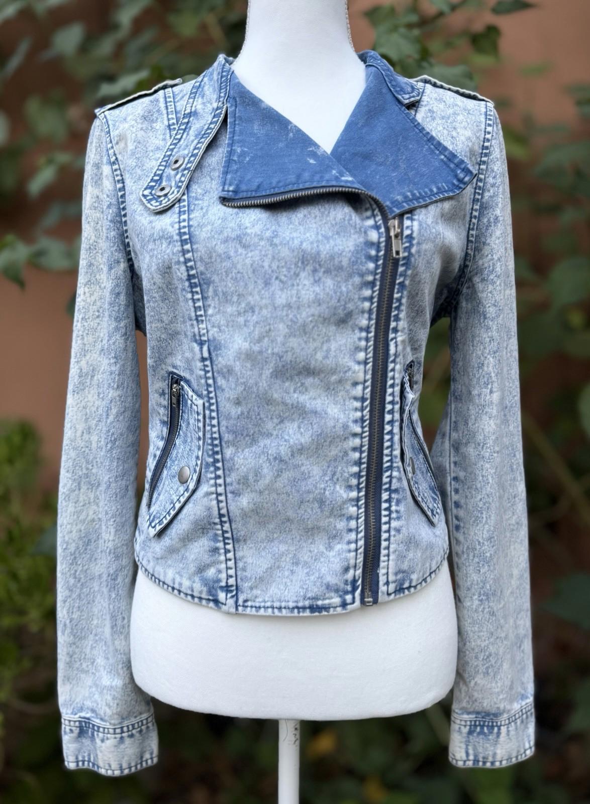 Forever 21 Distressed Blue Denim Women’s Zip Up Jacket
