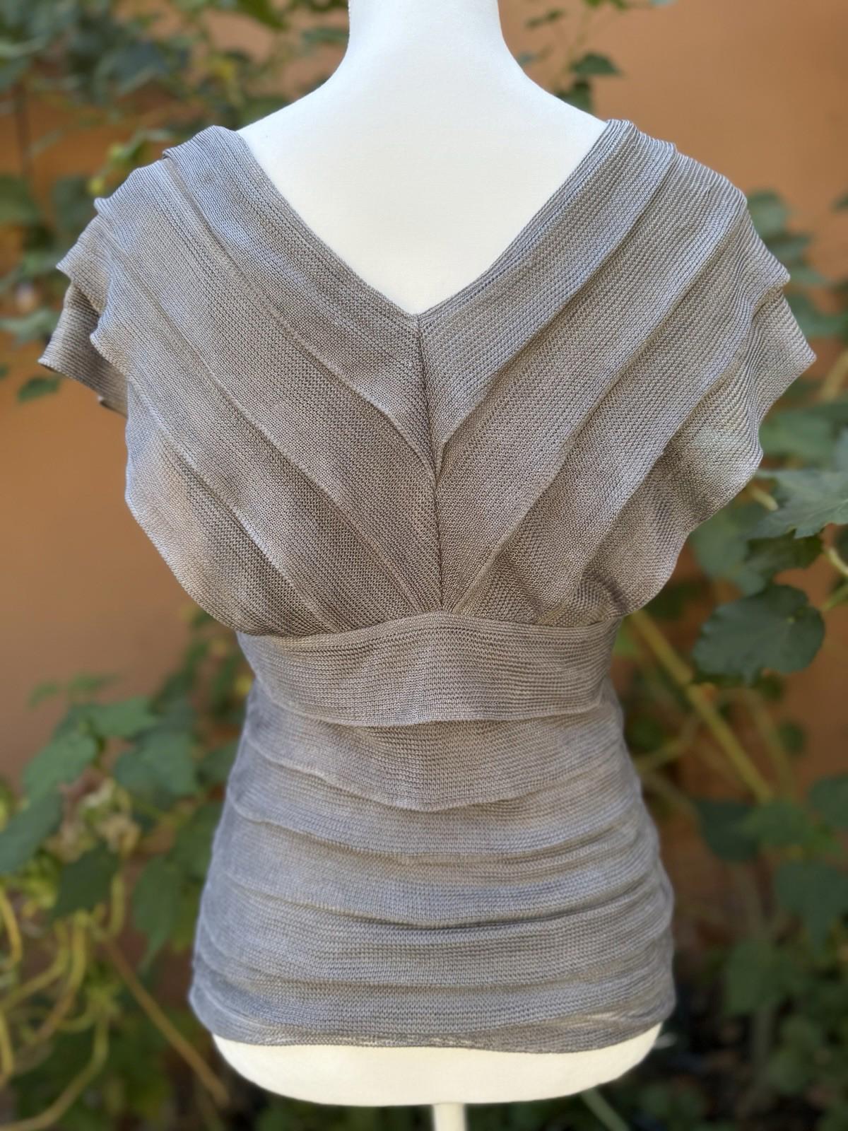 Max Studio Size L Large Gray Silver Ruffled Blouse Size