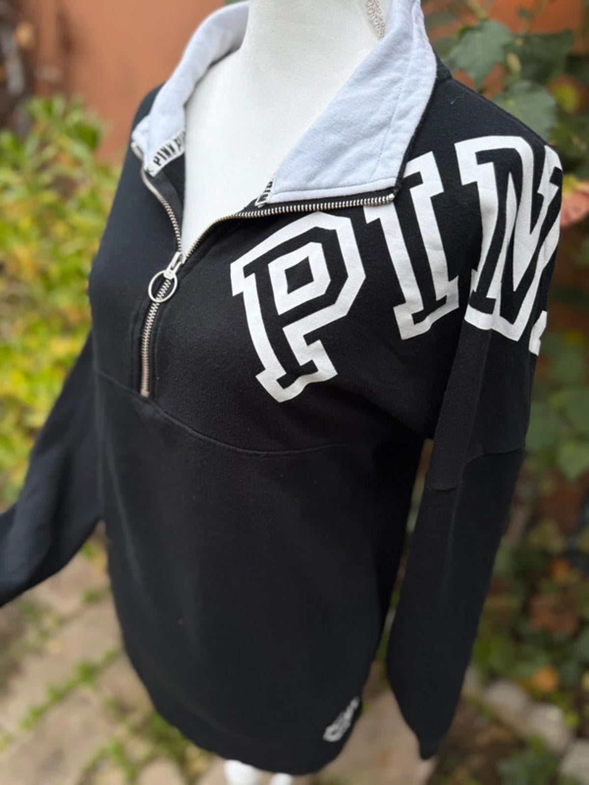 PINK Victoria Secret Black & White Sweatshirt XS