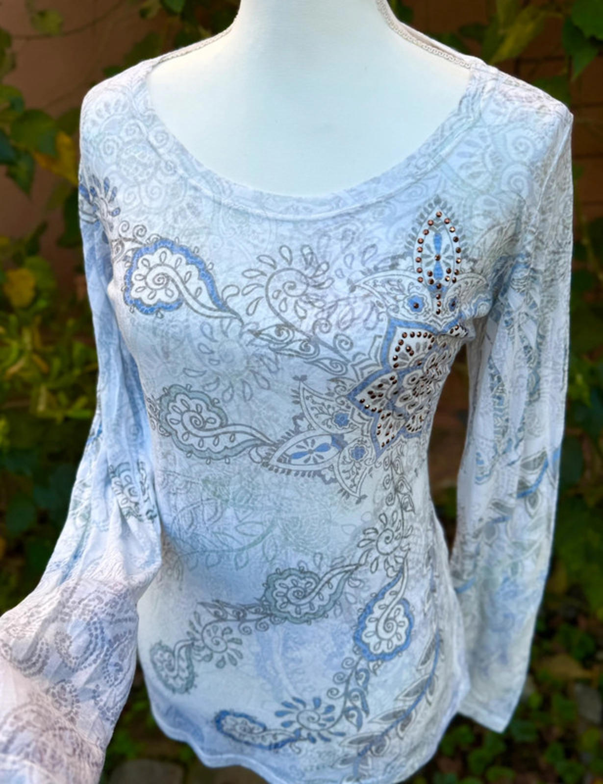 Maurices Bedazzled Boho Paisley White Top Women’s Size L
