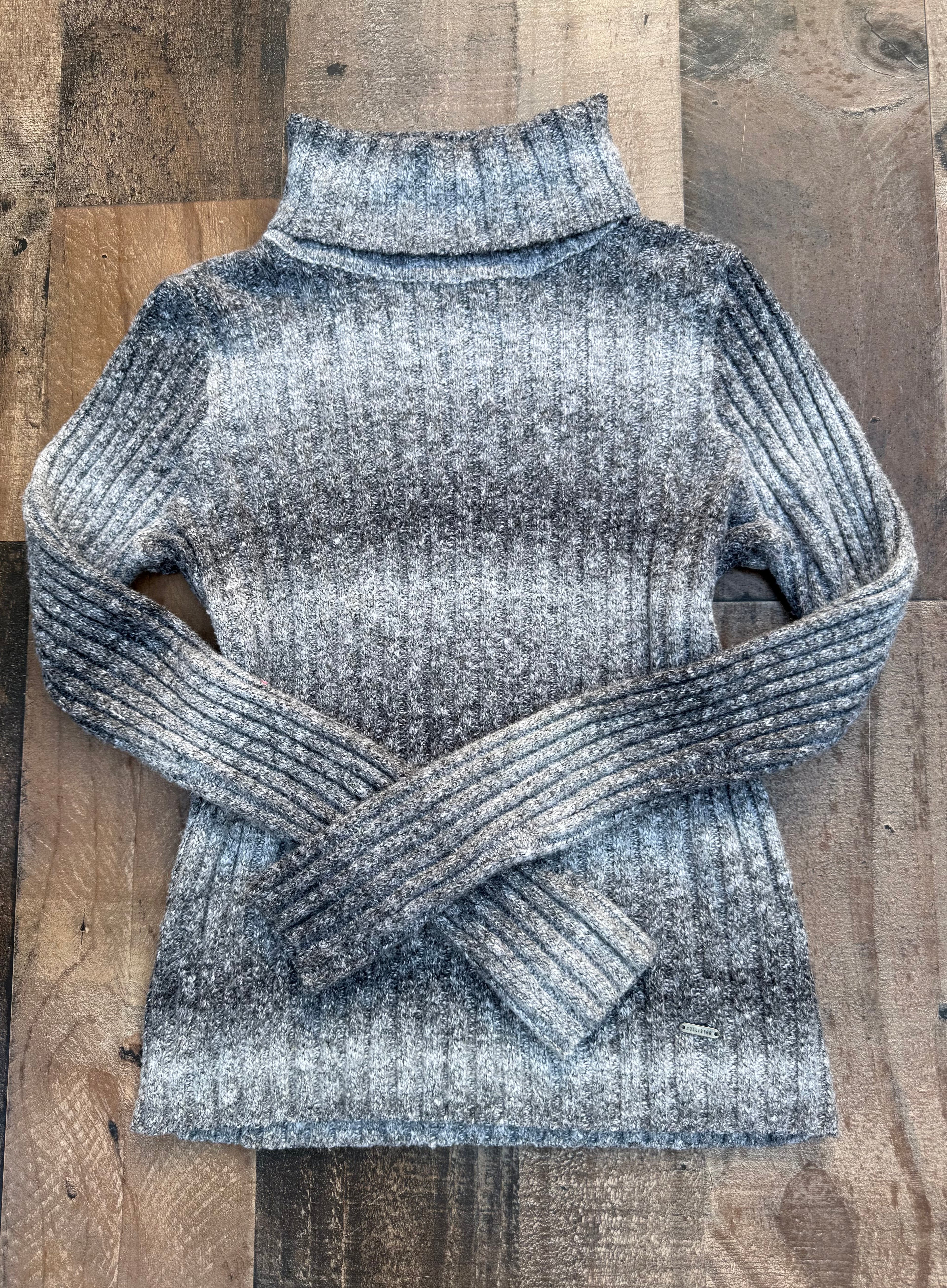 Hollister Black & Gray Ombré Turtle Neck Long Sleeved Sweater Size S