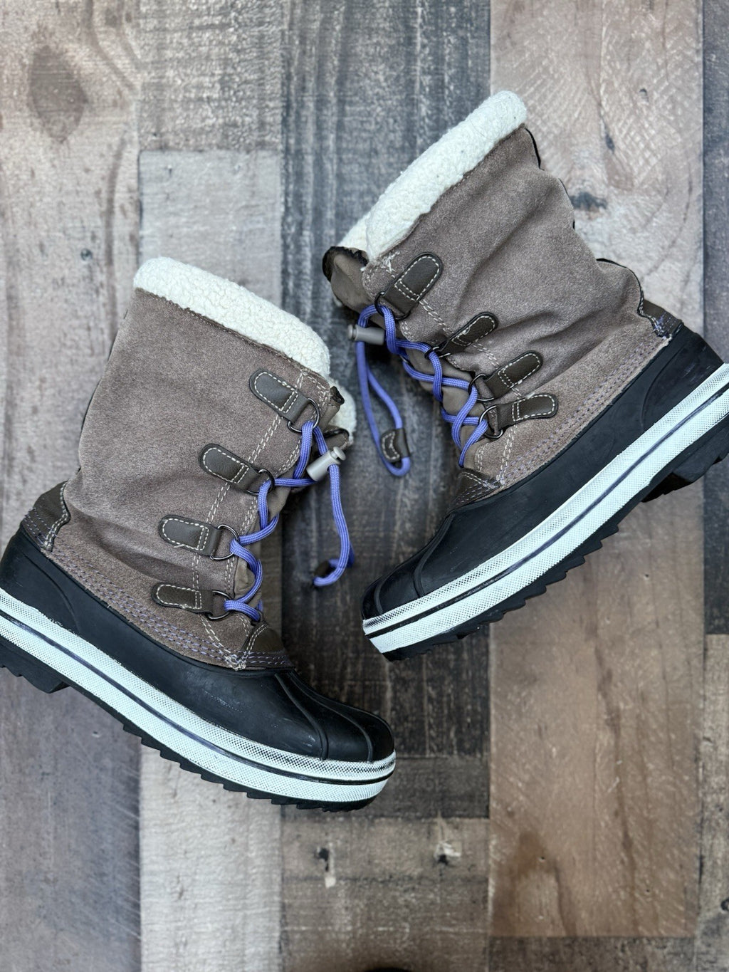 Thermolite black and brown lace up boots with purple laces, women's size 5