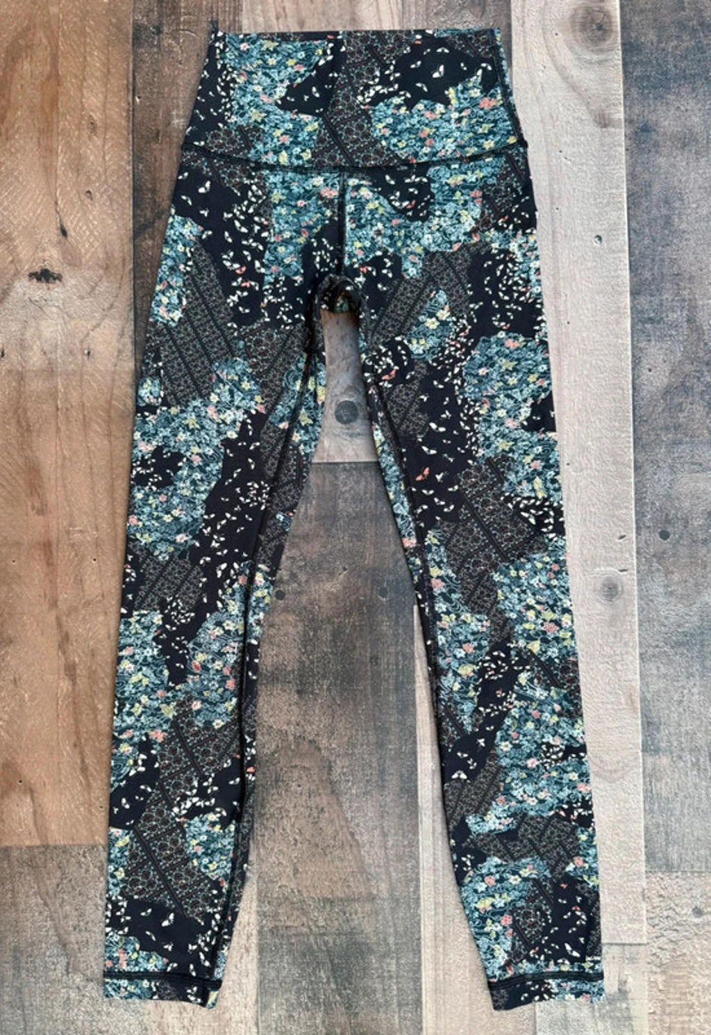 Lululemon Butterfly Floral Print Leggings Size Women’s Or Juniors Size S