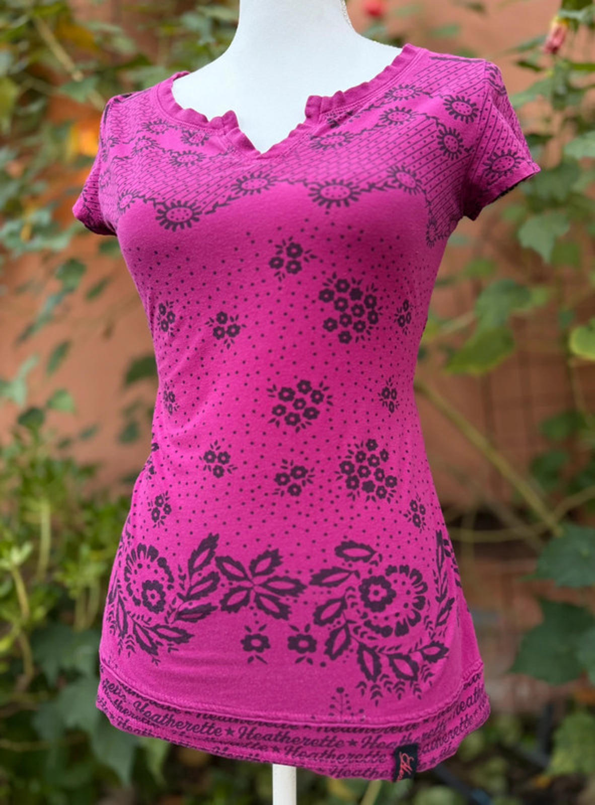 Heatherette 90’s Y2K Cocoa & Hot Pinkis Purple Tee Women’s Size S