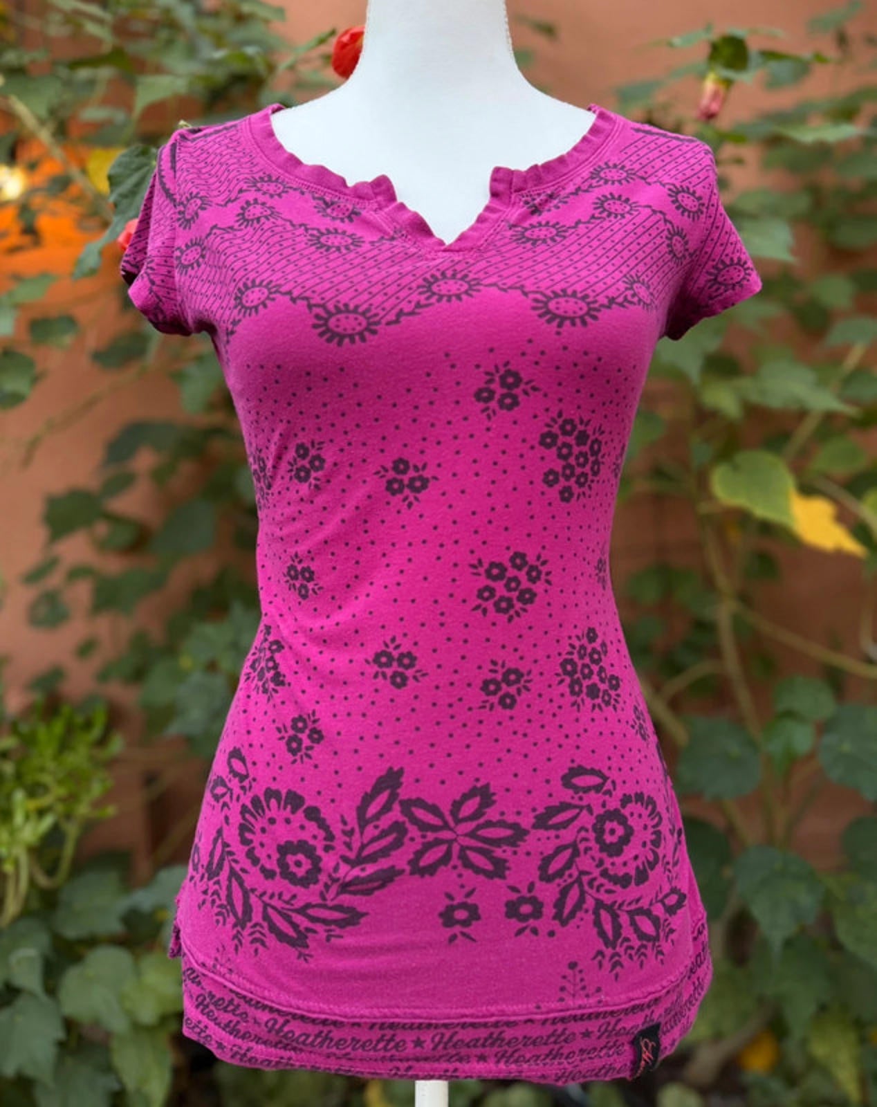 Heatherette 90’s Y2K Cocoa & Hot Pinkis Purple Tee Women’s Size S