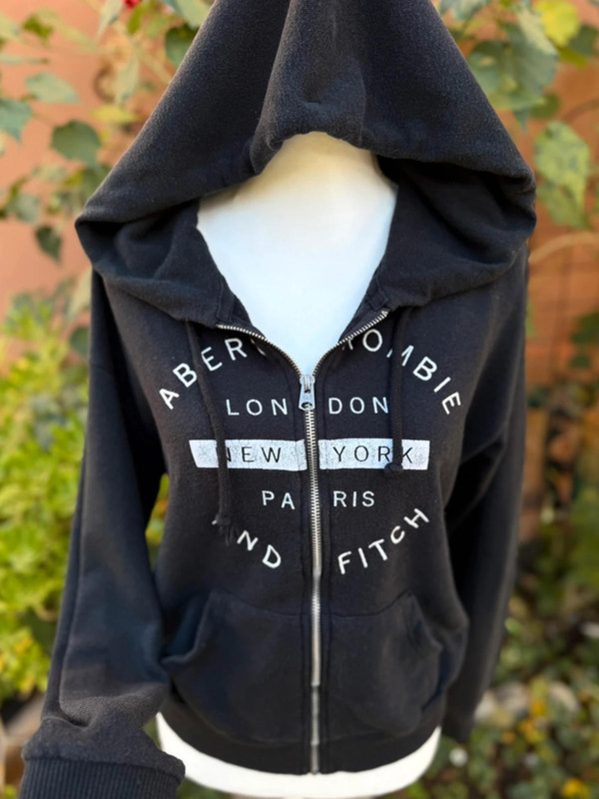 Abercrombie & Fitch Black London, New York, Paris Hoodie Size L