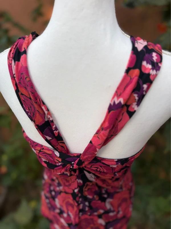 This is a Free People Floral Rose Tank Top Size M Stretch Knit