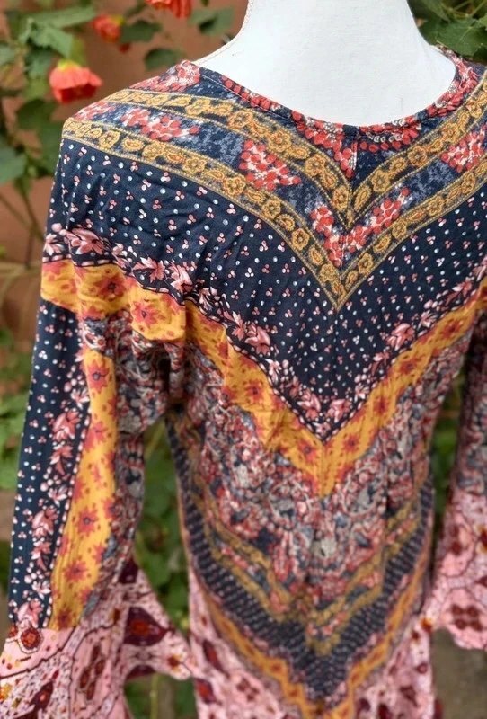 Umgee Boho Paisley Flowy Duster Bell Sleeve Top Size L (Measurements Below)