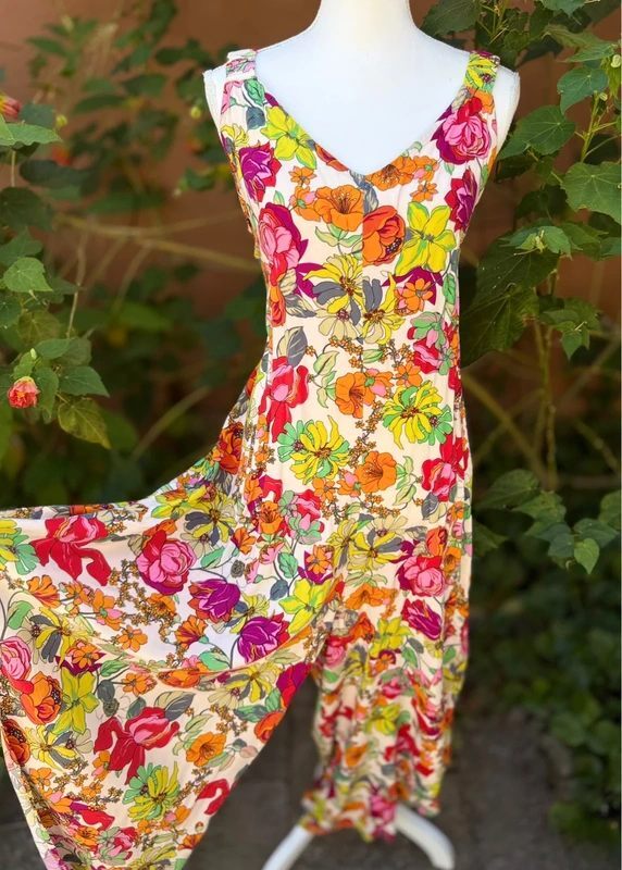 Ivy Street One Piece Floral CroppedPant Length Romper Size XL
