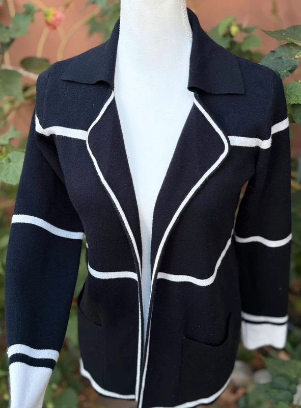 Tahari Cardigan Black & White Sweater Size S Petite (Measurements Below)