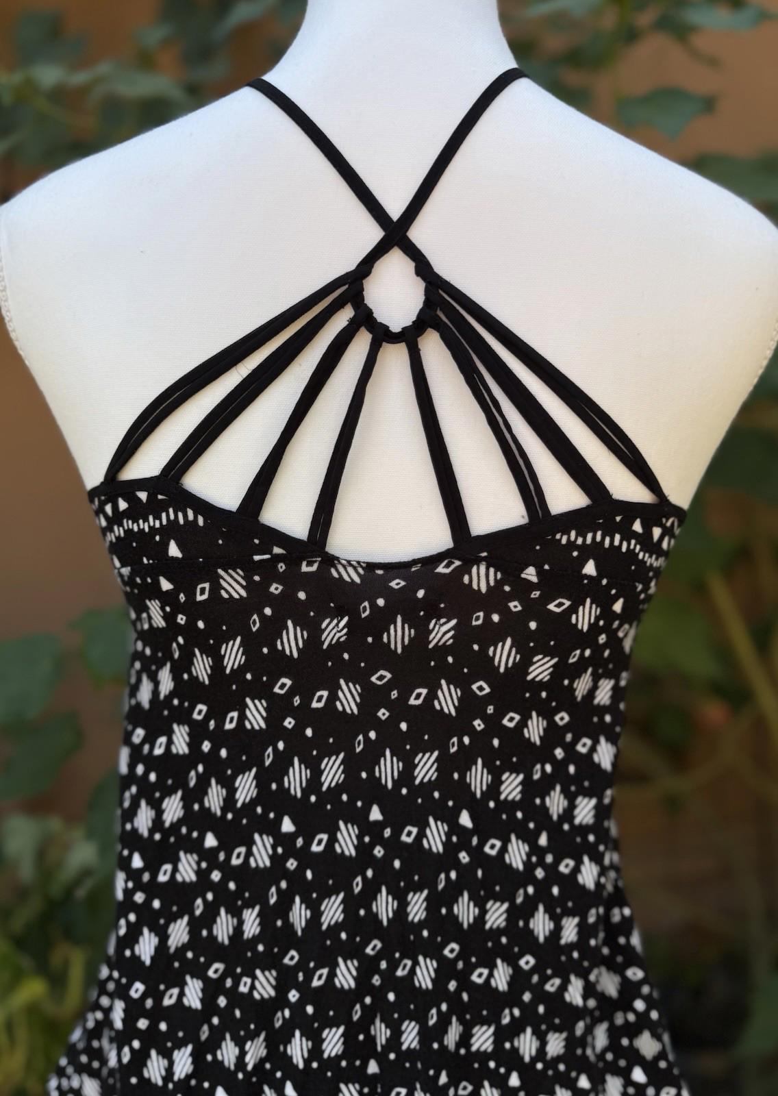 Silence + Noise Black White Pattern Halter Style Top Size S Small
