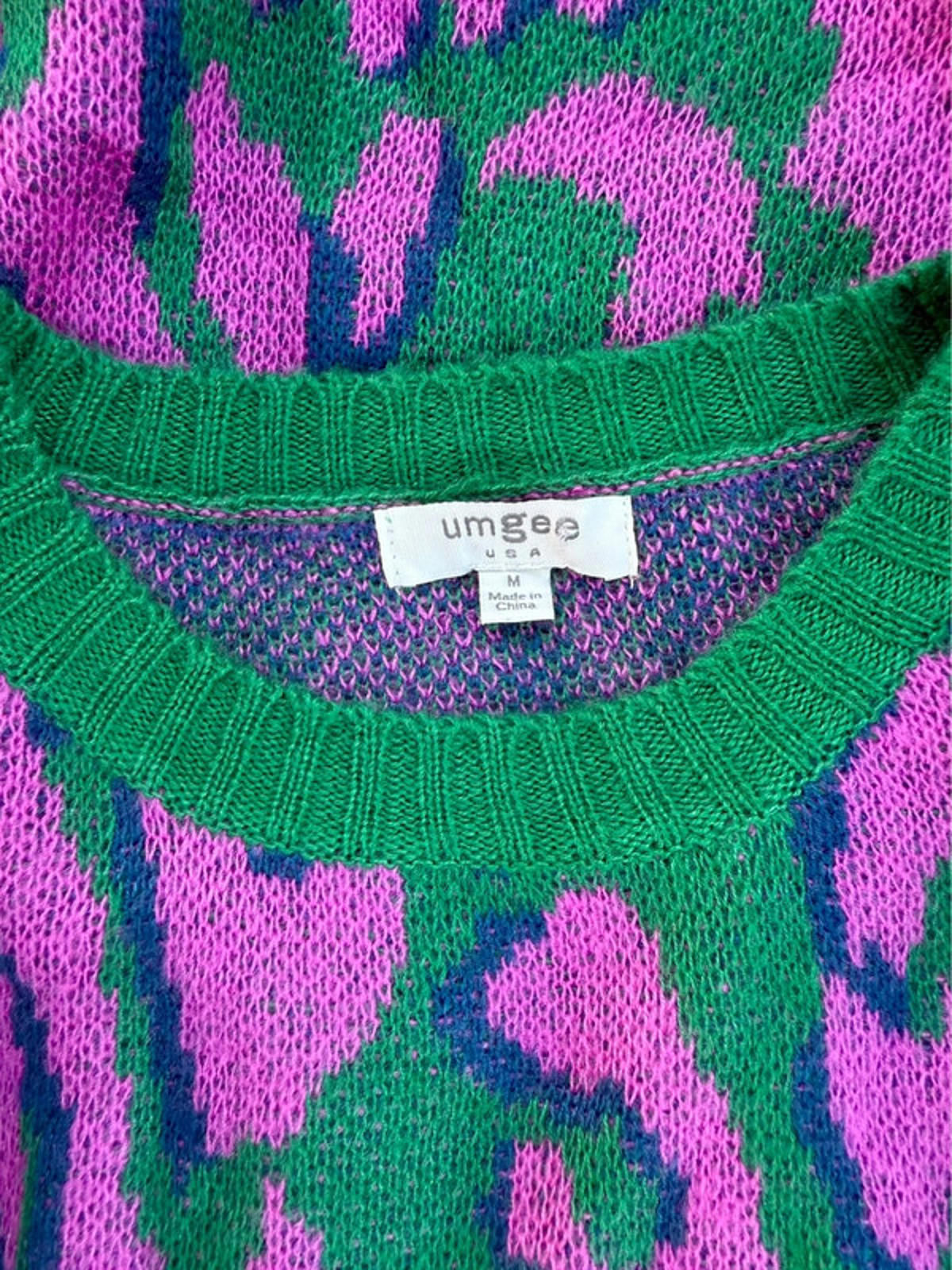 Umgee Pink Green Leopard Print Knit Long Sleeved Sweater Size M Medium Women