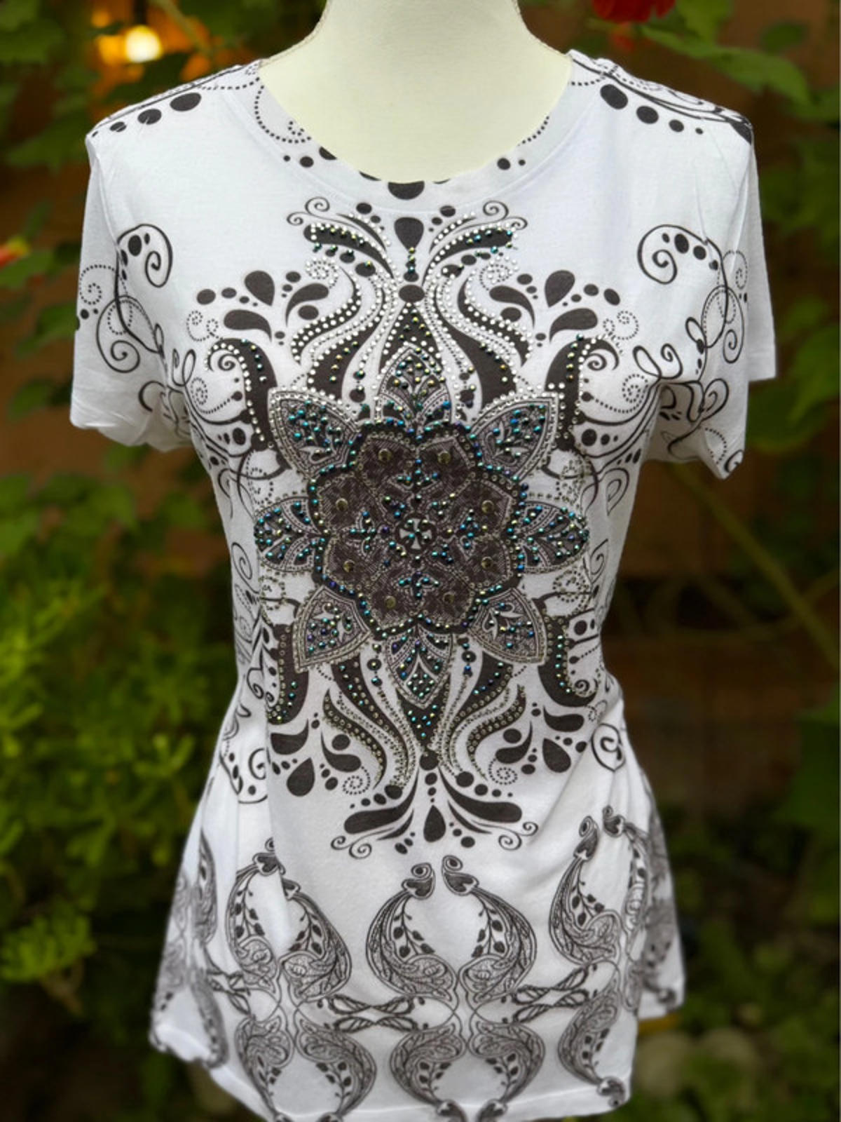 Dress Barn Bedazzled Women’s Design Tee Size XL