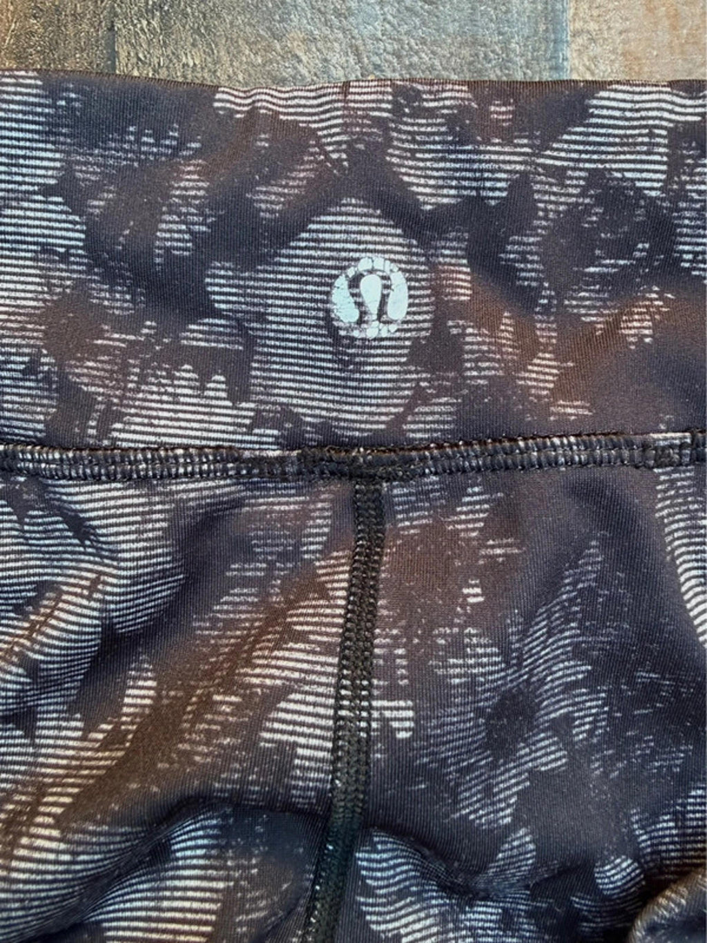 Lululemon Black Floral Active Workout Leggings Womens Size 10